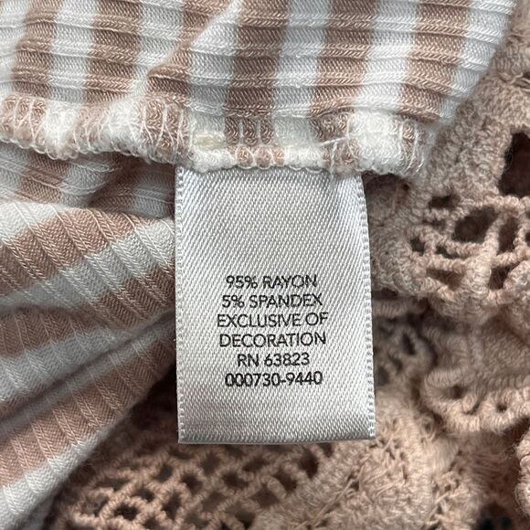 Open Sleeveless Striped Cardigan with Crochet Lace Bottom Trim - Picture 6 of 6